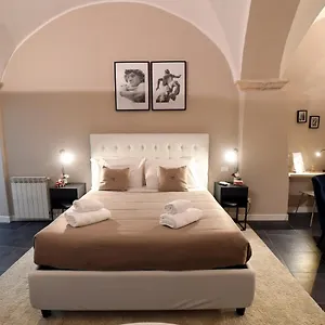 21 - Piazza Navona Apartment