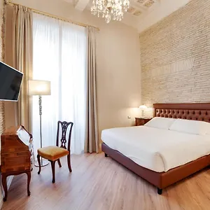 Pantheon Hedonism Apartment